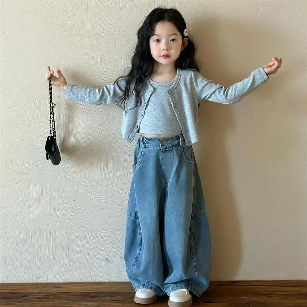 

Girls' Spring and Autumn Set Children's Stylish New Short Long Sleeve Cardigan+Tank Top+Jeans Three Piece Set Kids Outfits