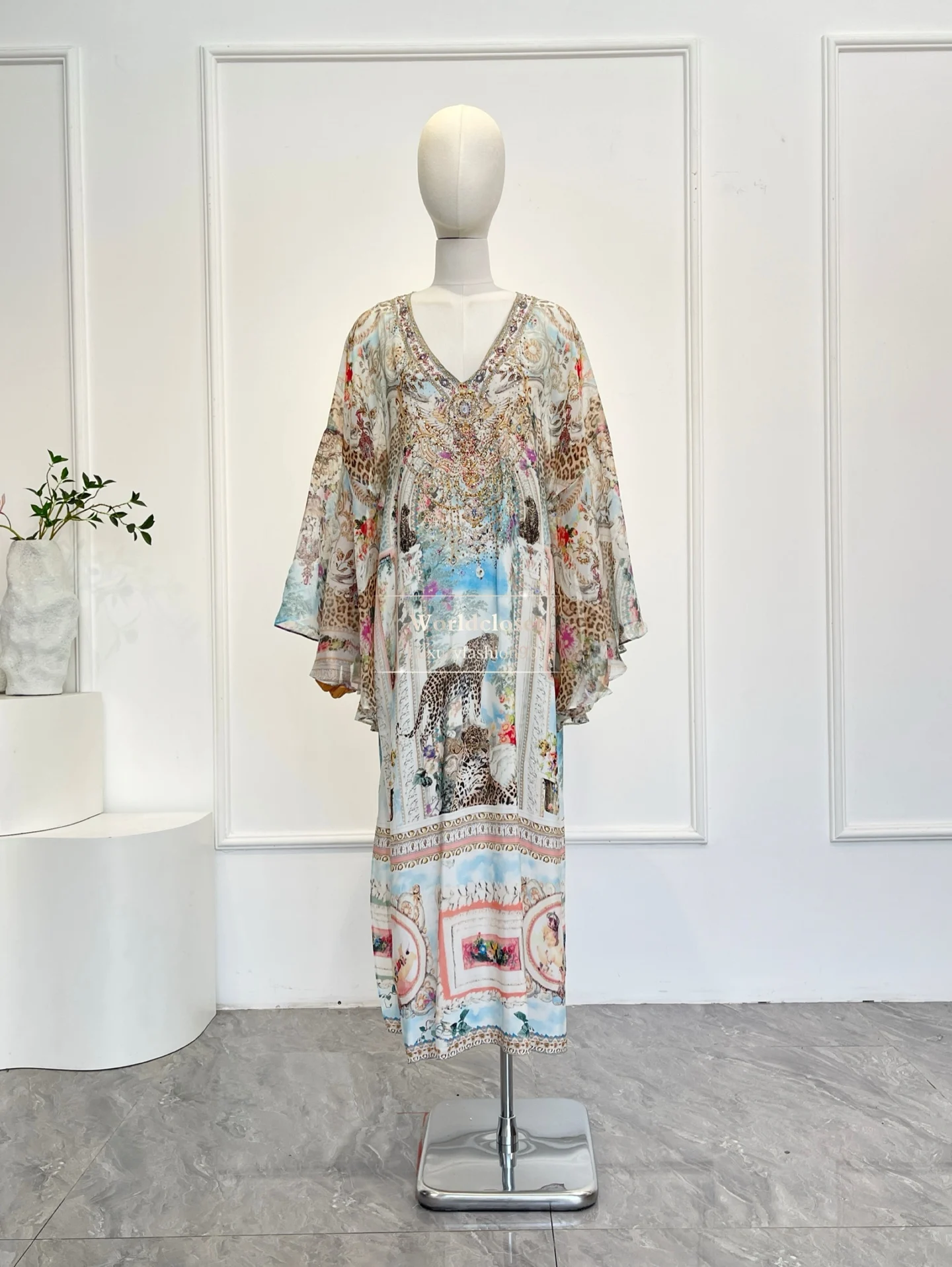 

Mixed Print Vintage Chiffon V-Neck Beaded Embellishments Relaxed Fit Dress