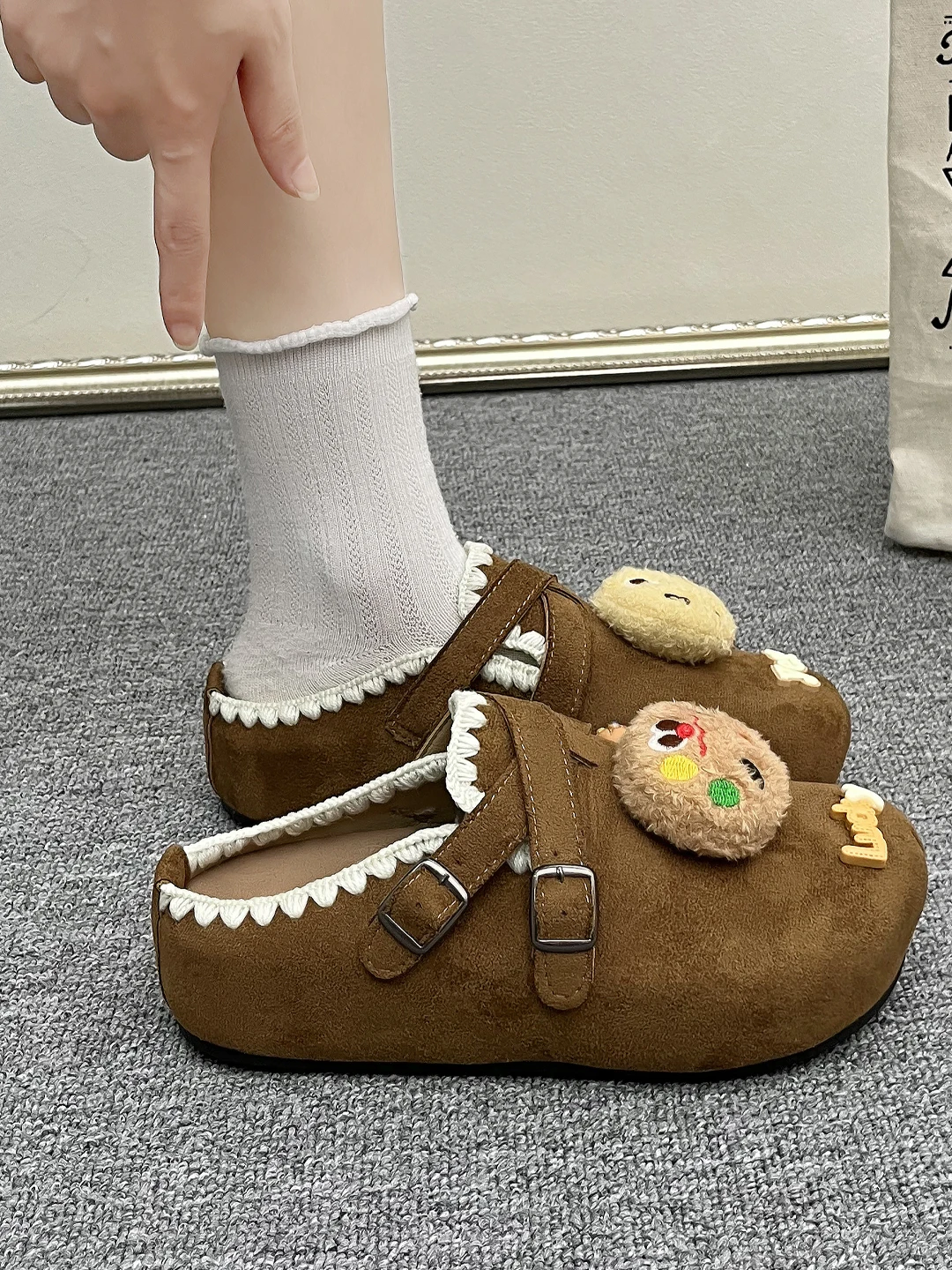 Chinelo  Feminino UNITY com Salto Grosso, Novo, com Aumento de Altura Invisível, Confortável para Uso Externo, Est...
