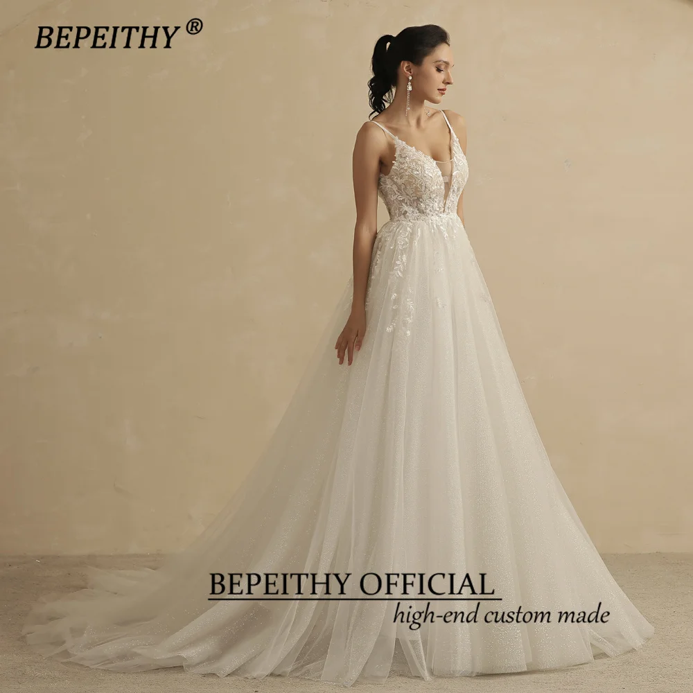 BEPEITHY Aangepaste V-hals Spaghettibandjes Een Lijn Kant Trouwjurken Voor Vrouwen 2024 Glanzend Mouwloze Boho Bridal Party Gown