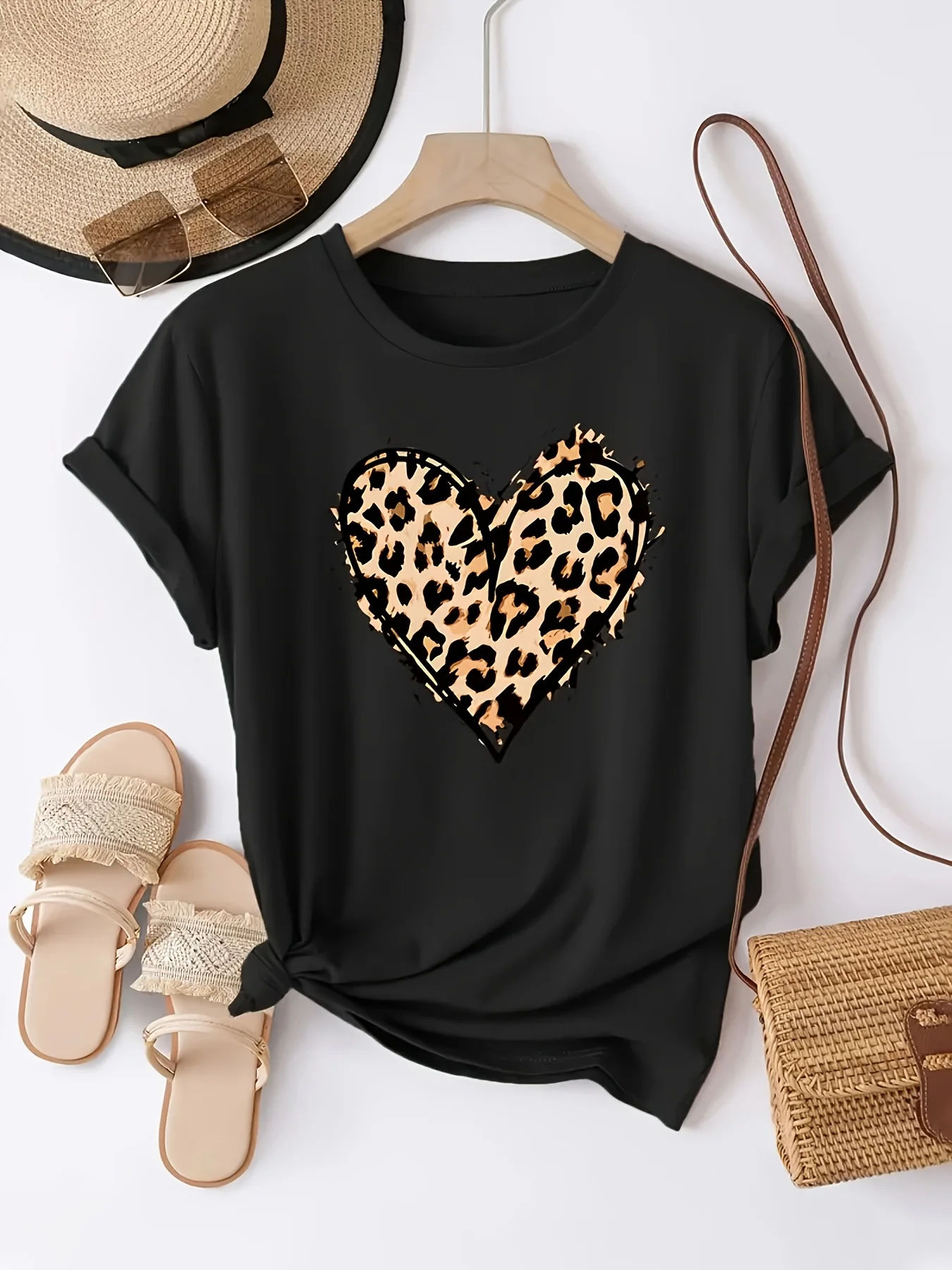 Lässiges Kurzarm-T-Shirt mit Rundhalsausschnitt für Damen mit Leopardenmuster-Herzdesign, Geeignet für Jede Jahreszeit