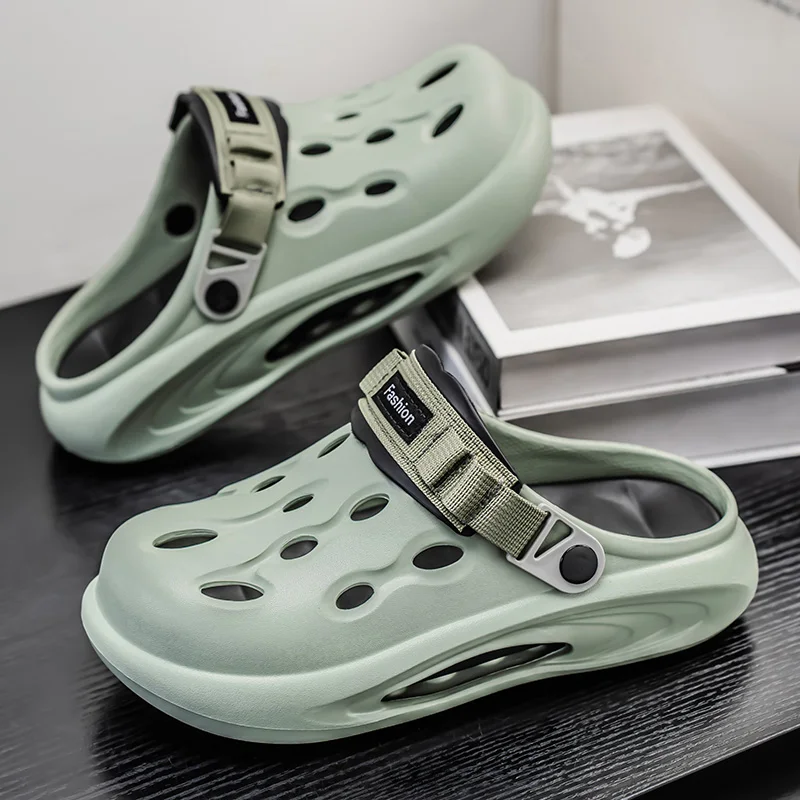 Paar-Stil für Männer und Frauen, Sommer 2022, Oberbekleidung, ausgeschnittene, rutschfeste Strandschuhe, Deodorant-Sandalen und Hausschuhe mit doppeltem Verwendungszweck