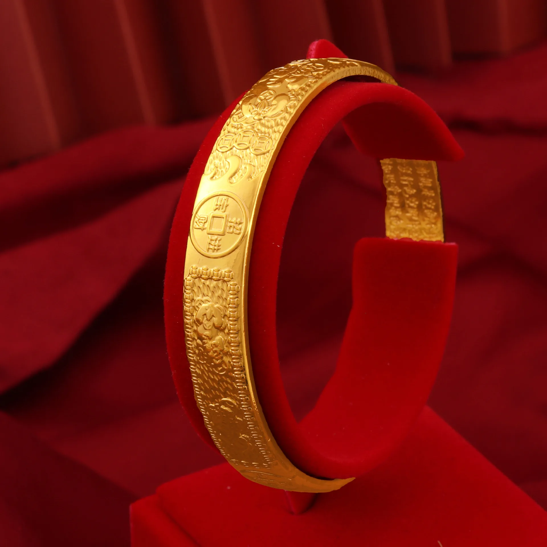 Pixiu Open Bracelet Women's 24K Gold AU999 - Wrist-fitting pixiu bracelet, lightweight and comfortable for all-day wear