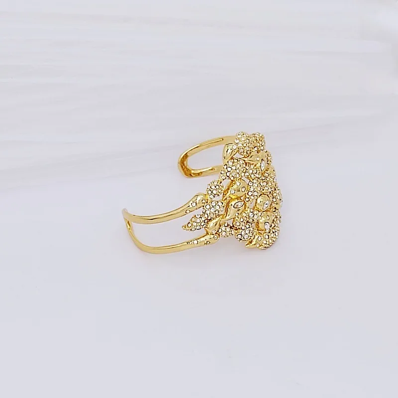 

Europe and America vintage bracelet Zircon inlaid exquisite and fashionable bangle light luxury jewelry for women