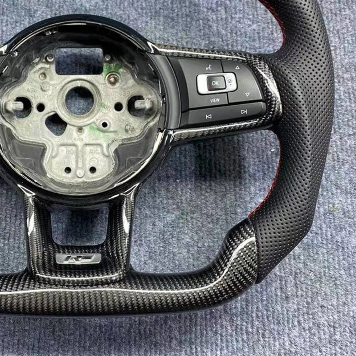 Steering Wheel Modification Using Carbon Fiber Material With The Same Frame For VW Golf 7 MK7.5 GTI MK2 Polo Jetta
