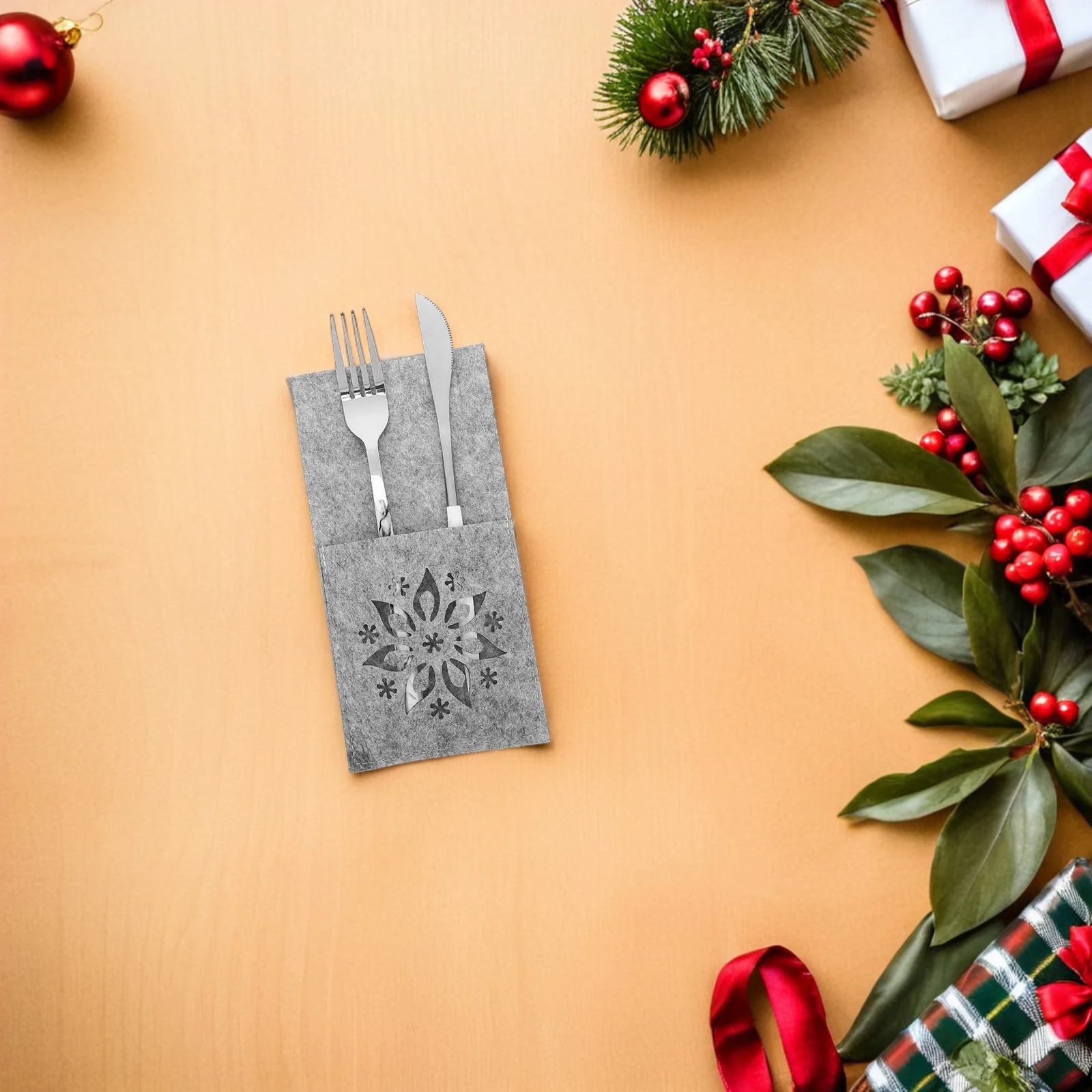 

8Pcs Christmas Utensil Holders Snowflake Pattern Rustic Silverware Bags Cutlery Pouch Organizer for Holiday Dinner Party