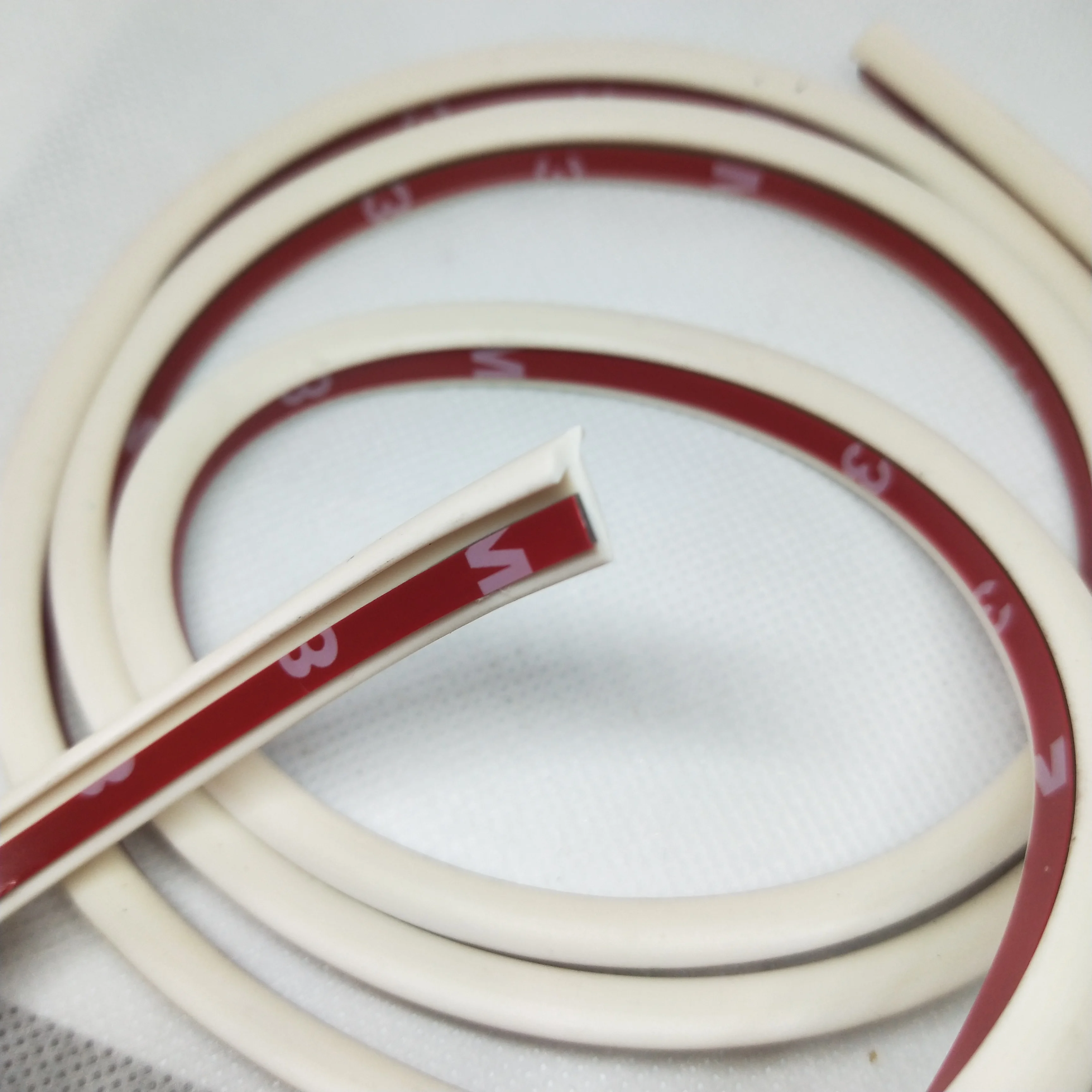 Universal 5mm Car Rubber Sealing Strip 2m Small Slanted T-Type Automobile Seal Weatherstrip Flare Arch Trim for Vehicle