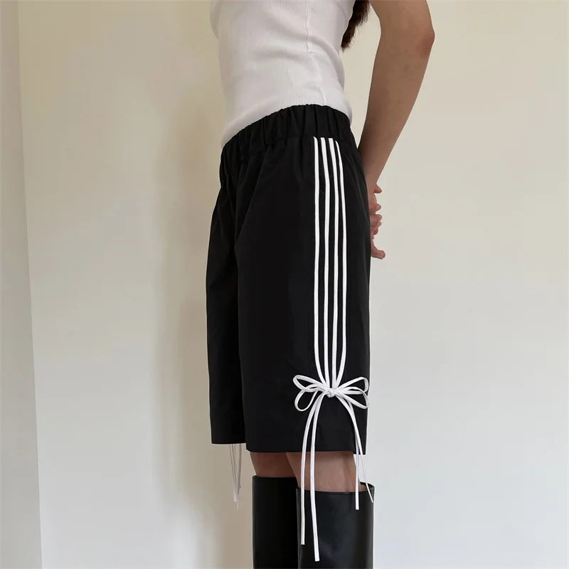 Women's Y2K Aesthetic Striped Print Knee Length Shorts Elastic Waist Side Bow Knot Tied Details Straight Short Pants