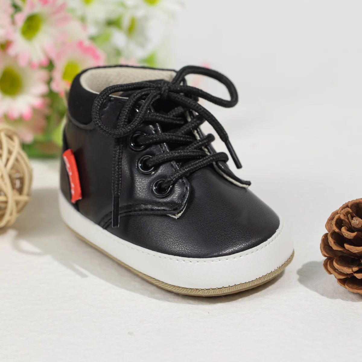 Newborn Baby Boys Leather Shoes Classic Black and White Leather High Top Straps Comfortable Should Not Fall Soft Non-Slip Soles