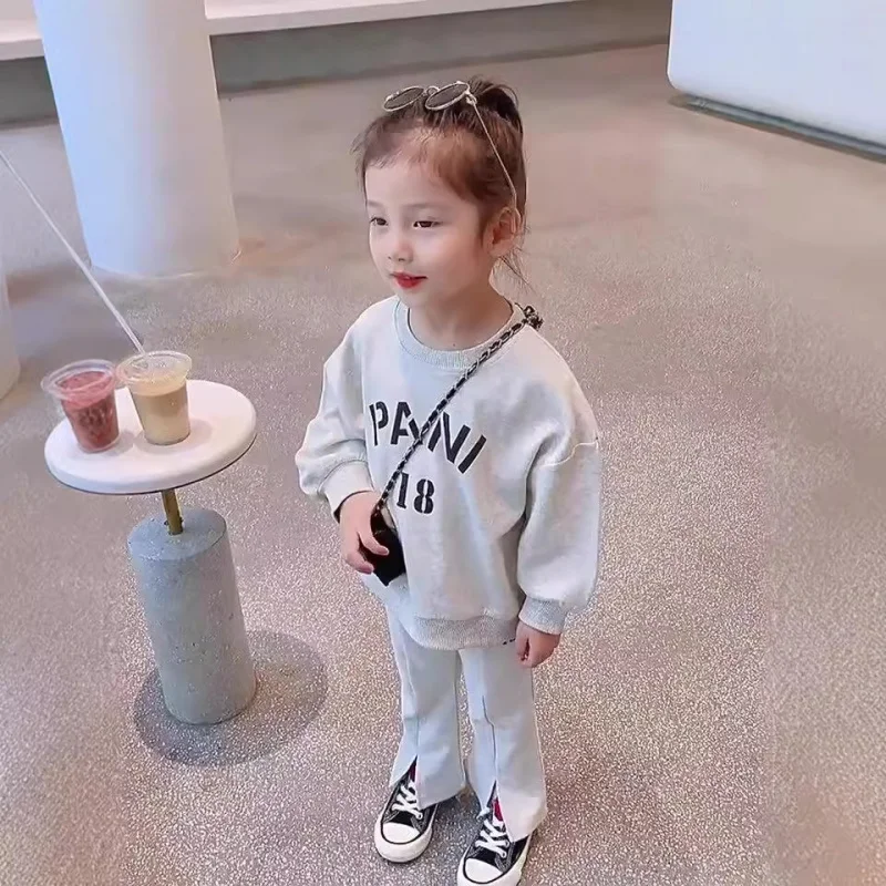 

2024Spring and Autumn New Girls' Fashion Casual Set Children's Baby round Neck Sweater Bell-Bottom Pants Two-Piece Set