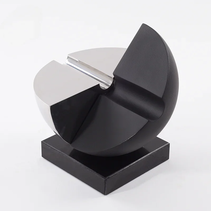 

Light Luxury Black and White Resin Sculpture Ornament Hotel Home Furnishing Desktop Entrance Sales Office Soft Decoration