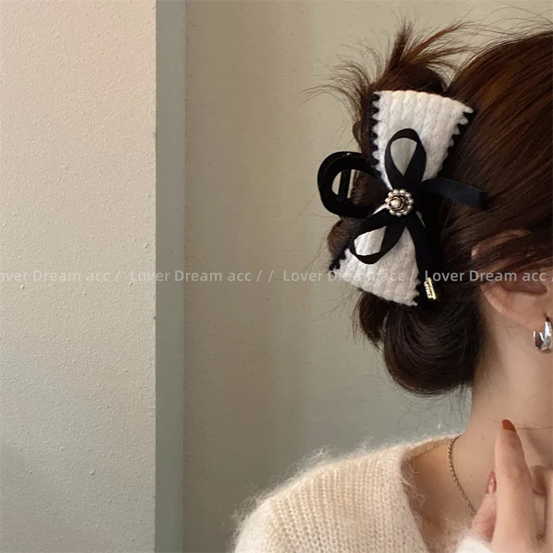 Korean New Black and White Knitted Wool Bow Hairpin Sweet and Fashionable Small Fragrance Grip Plate Hairpin Hairpin Accessories