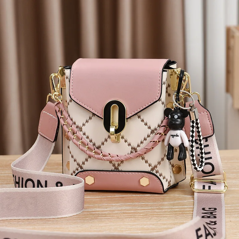 Spring Women\'s Crossobdy Bag Ladies Small Chain Gold Silver Underarm Shoulder Side Bags 2023 New Fashion Handbags And Purses