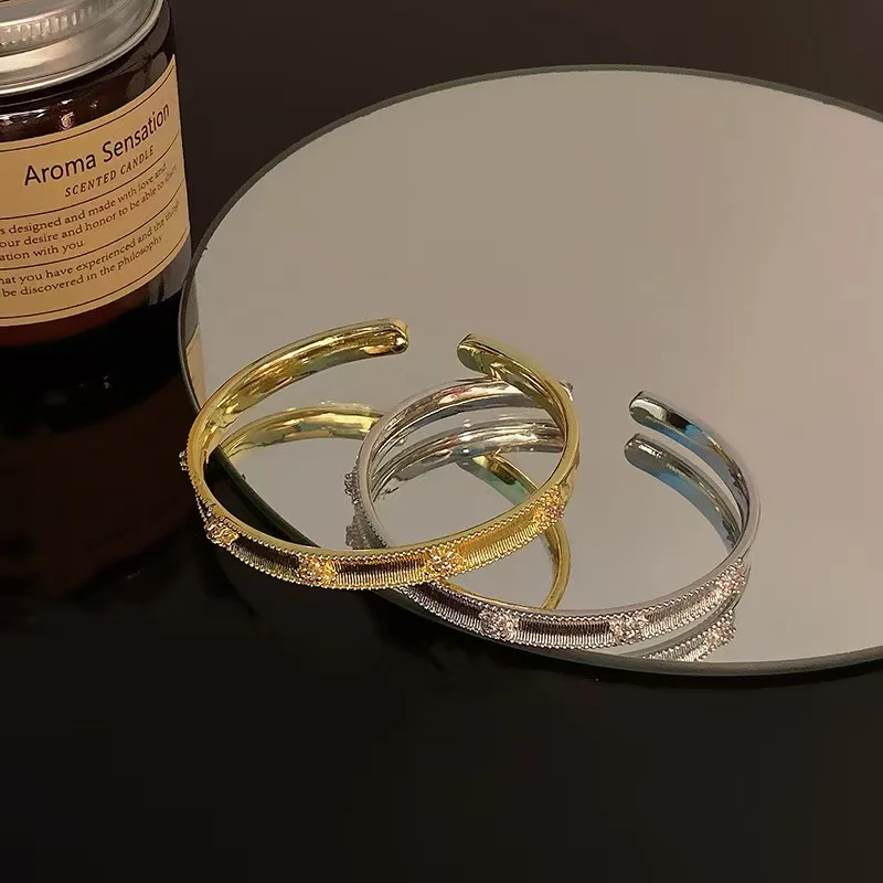 

French sales of simple design sense bead edge kaleidoscope light luxury drawing fashion bracelet, women's wedding anchor gift