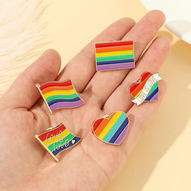 New Hot Selling Rainbow Love Flag Heart Personality Creative Alloy Paint Badge Lapel Pin Holiday Badge Gift Giveaway