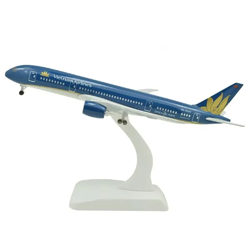 

Metal Aircraft Airliner Model 20cm 1:400 Vietnam Airlines B787 Metal Replica Alloy Material Aviation Simulation Toys Boy Gift