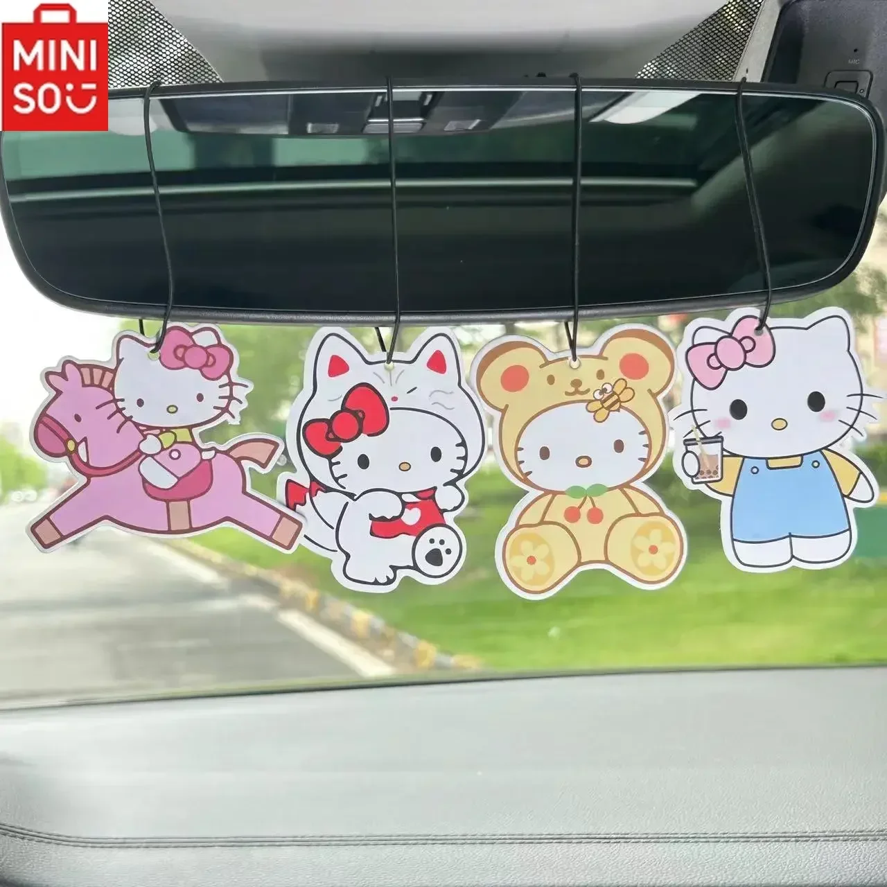 

MINISO Hellokitty Car Aromatherapy Fragrance Tablets Long-lasting Light Fragrance Cartoon Air Outlet Car Interior Decoration