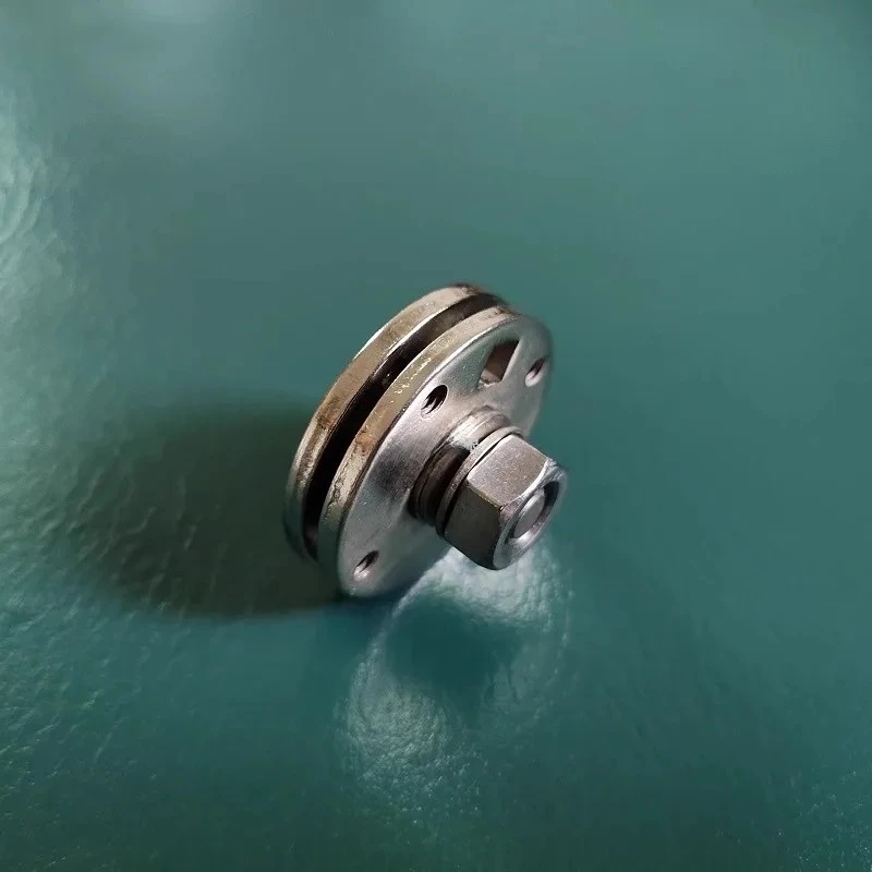 

rob-ot can stop at will with thin disc damping, rotating shaft stopping, hinge large torque optional and adjustable(2PCS)