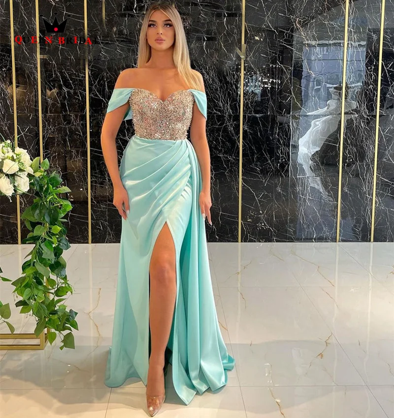 Eleganckie suknie balowe satynowe Mermaid Off the Shoulder frezowanie kryształowe suknie wieczorowe Party seksowna strona rozlana sukienka AW15