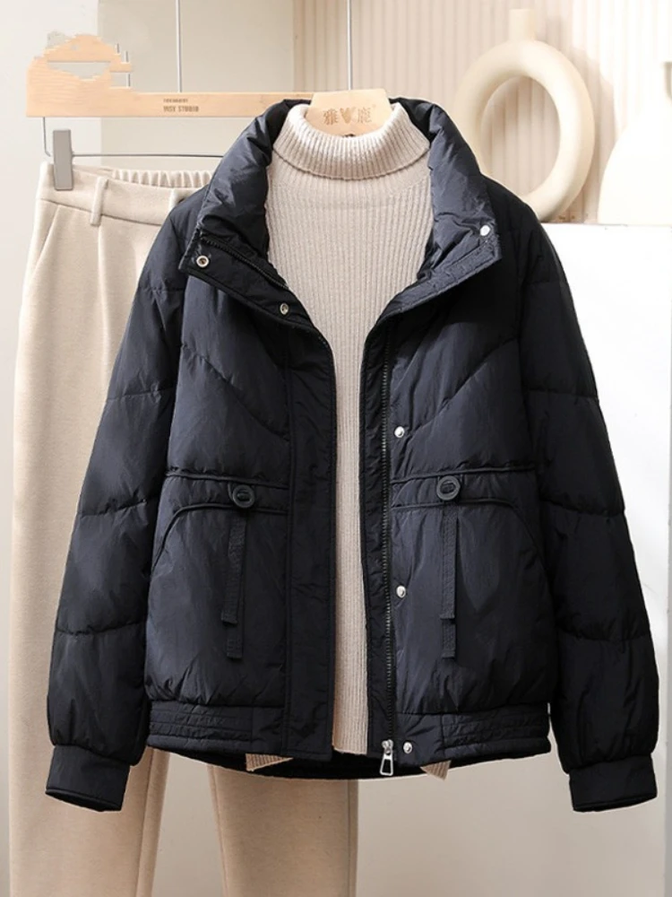 Nieuw in verdikte korte donskatoenen jas voor dames Winterseizoen College-stijl Trendy verdikte opstaande kraag dameskleding