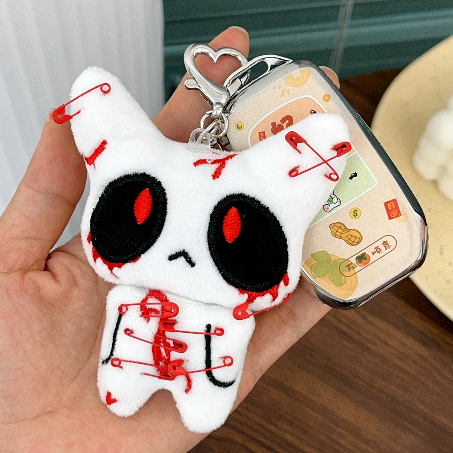 Bloody Plush Monster Keychain Creepy Horror Doll Goth Bag Charm Scary Accessories for Backpack Cosplay Halloween Party Decor
