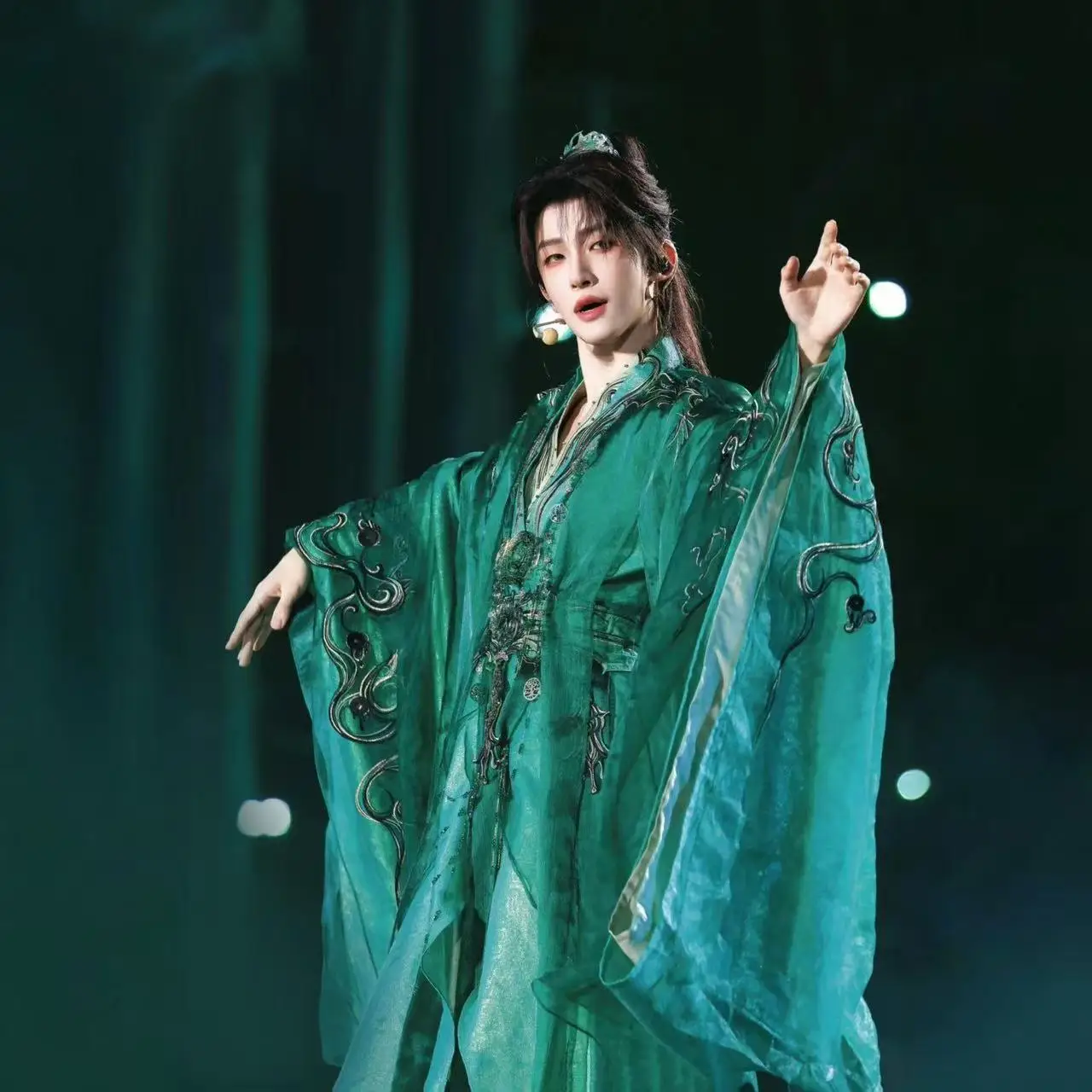 Halloween Series Hanfu Men Women Traditional Chinese Embroidered Clothing Green Heavy Industry Woven Robe Event Cosplay Costumes
