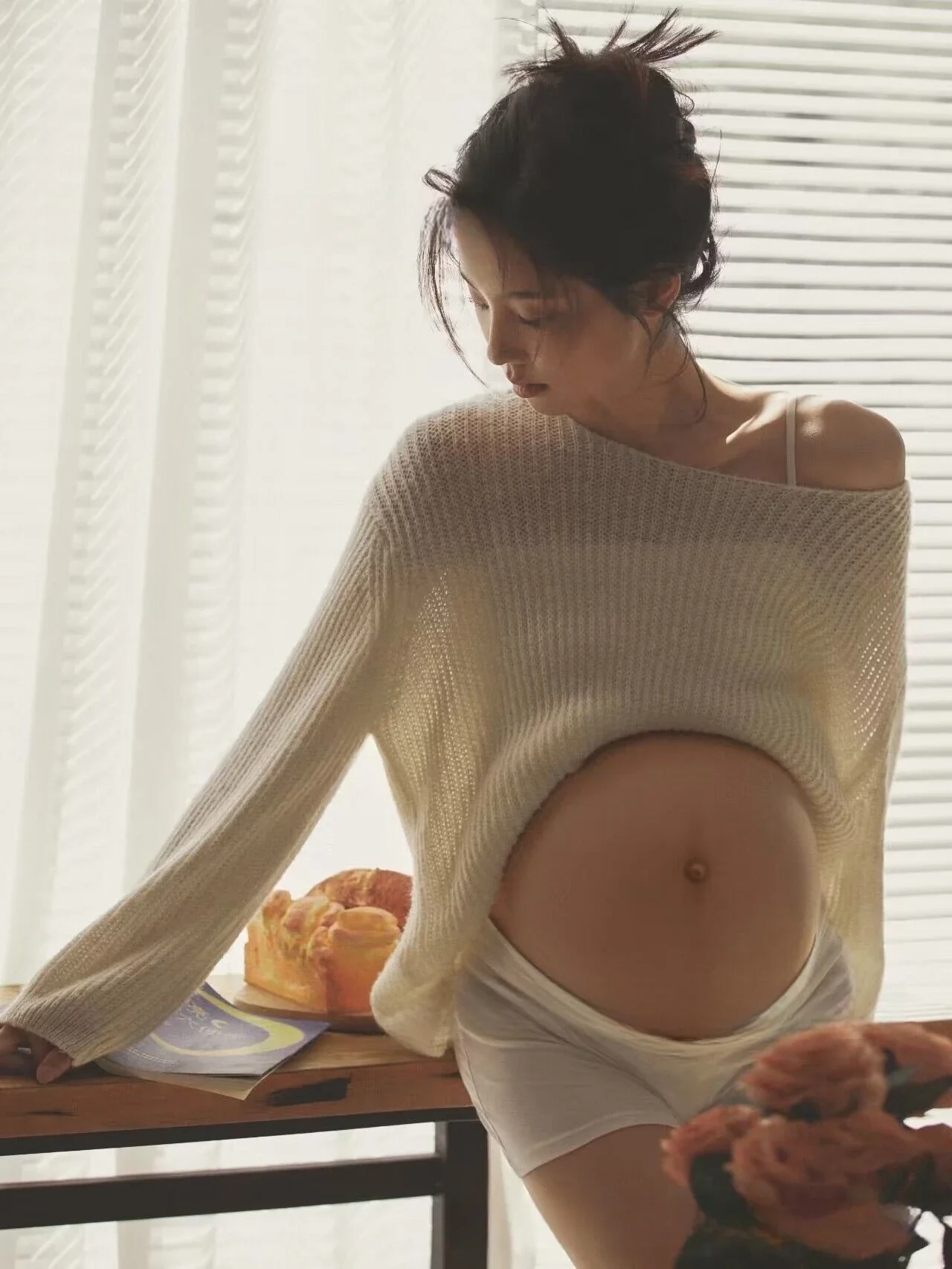 Women Photography Props White Knitted Maternity Pregnancy Full Sleeve Top with Shorts 2pcs Studio Photo Shoot Clothes view 5