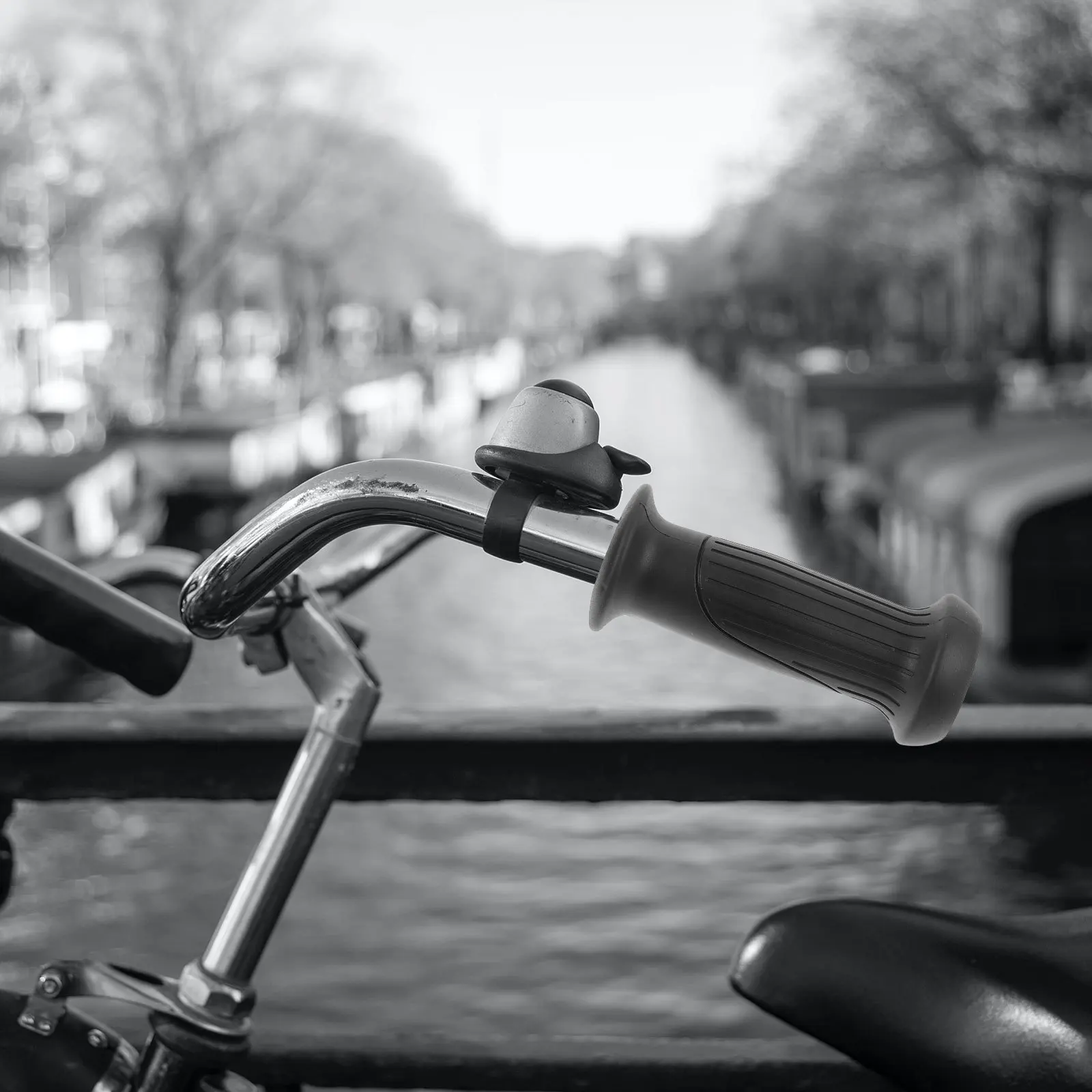 

1Pair Non-Slip Bike Handle Grips Soft Comfortable Anti-Skid Design for Long Distance Riding Safety Bike Grips Bicycle Handlebars