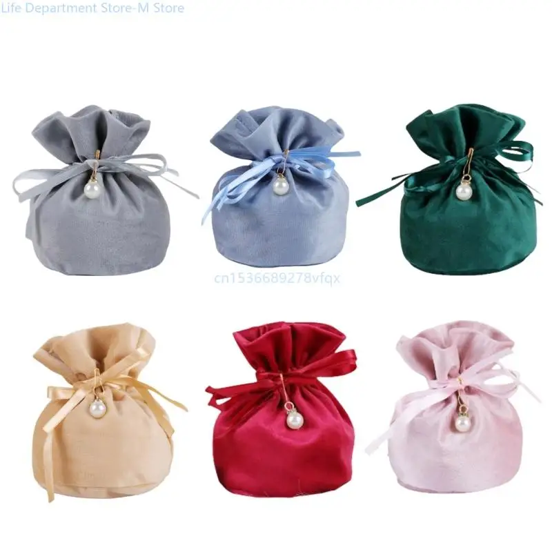 

20Pcs Delicate Plush Gift Storage Pouches Luxurious Plush Pouches for Wedding Chocolate and Candy Gifting