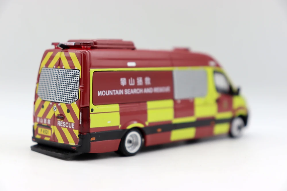 ERA 1/64 Scale BZ Sprinter HK Fire Services Car(MSAR) Diecast Alloy Toy models for collection