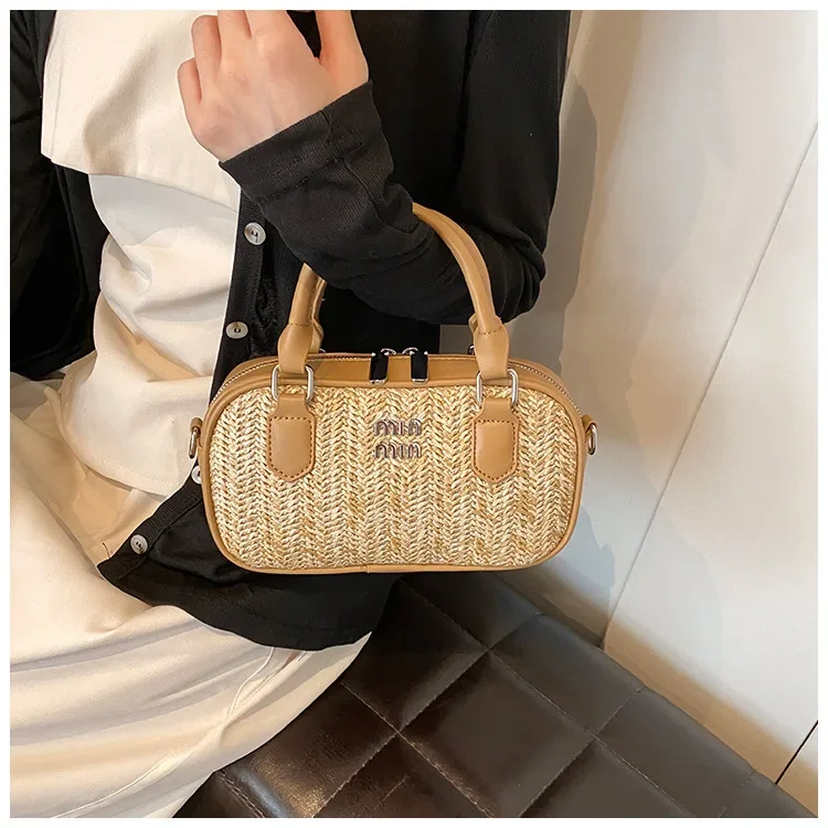 

2025 Color-Block Raffia Tote Inspired Doughnut Chain - Artisan Woven for Beach Club Lounging & Urban Retreats