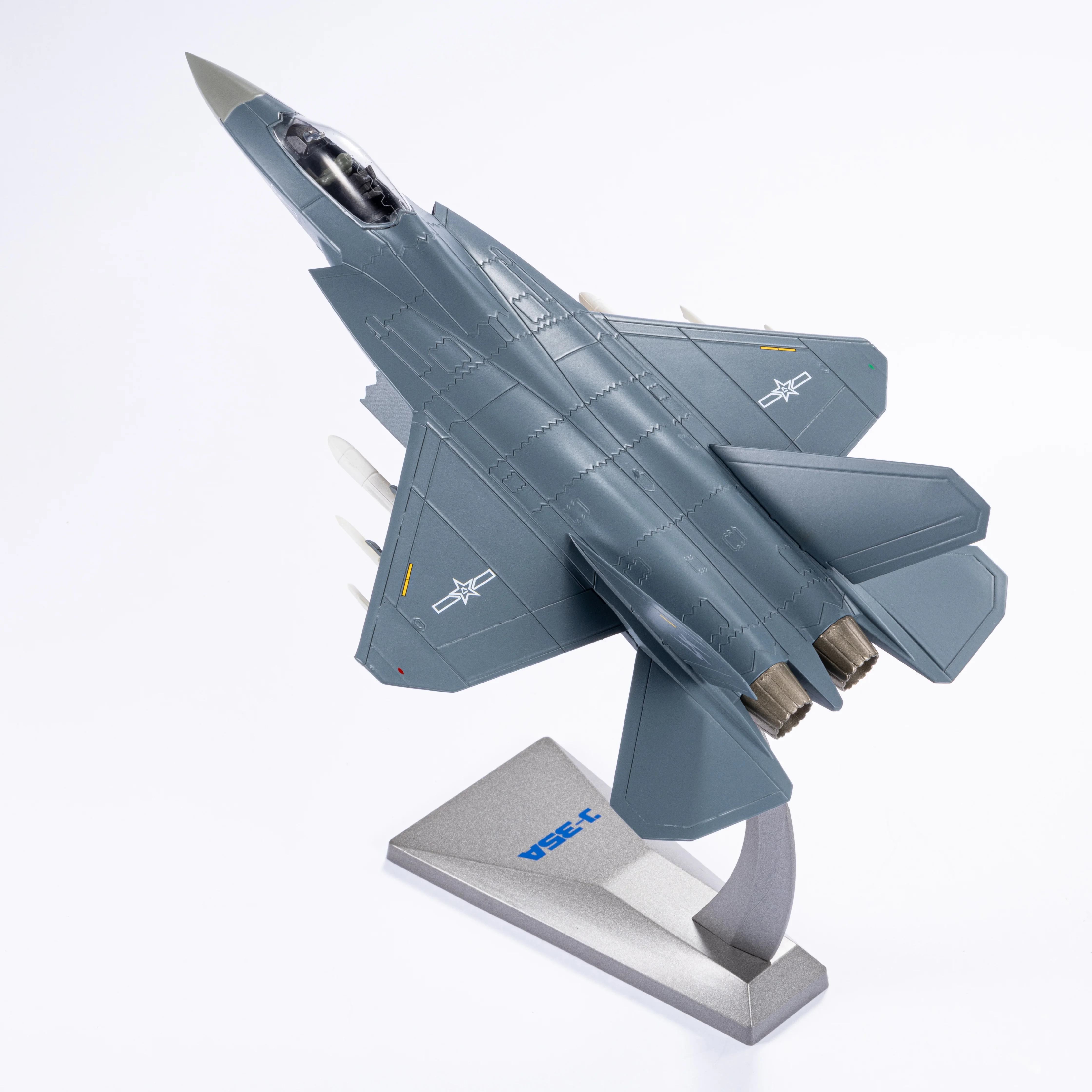 

J35-A 1/72 Scale Model airplane (including base) Scale model Home placement, collection and decoration color box Creative gift