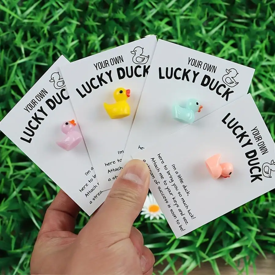 مجموعة عناق الجيب Lucky Duck مكونة من 1000 قطعة - قلادات من الراتنج ذات طابع خيالي مع رسائل ملهمة (متعددة الألوان)، تتضمن هدية C