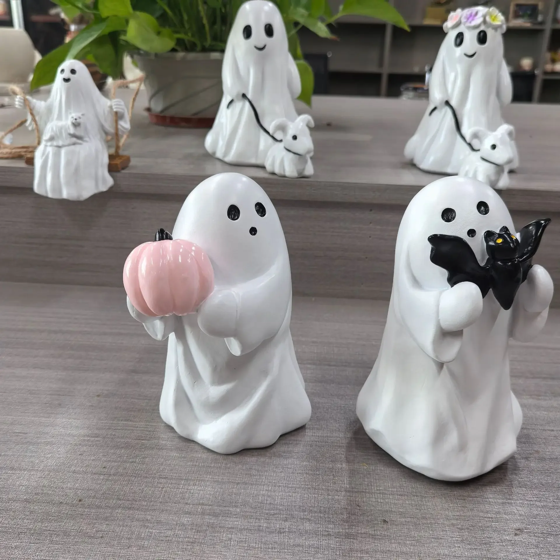 

New 2024 Creative Ghost Ornament Halloween Scene Party Decoration Resin Craftsmanship Home Desktop Ornament