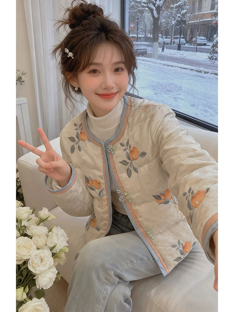 

Новая китайская утепленная хлопковая куртка для женщин: зимняя новогодняя одежда в национальном стиле, высококачественная верхняя одежда с национальным колоритом