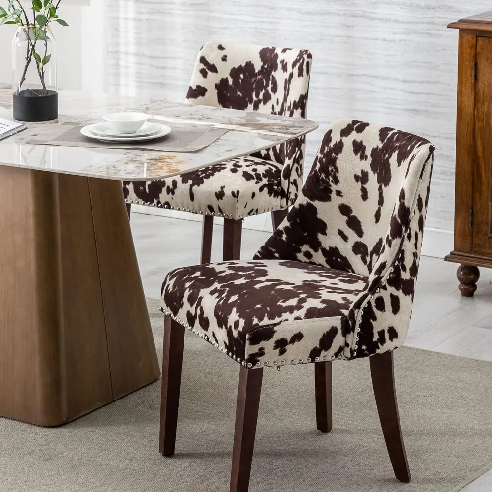 زوج من الكراسي المنجدة المخملية الحديثة في منتصف القرن مع زخرفة رأس الأظافر ووسائد من الكتان على أرجل خشبية #5