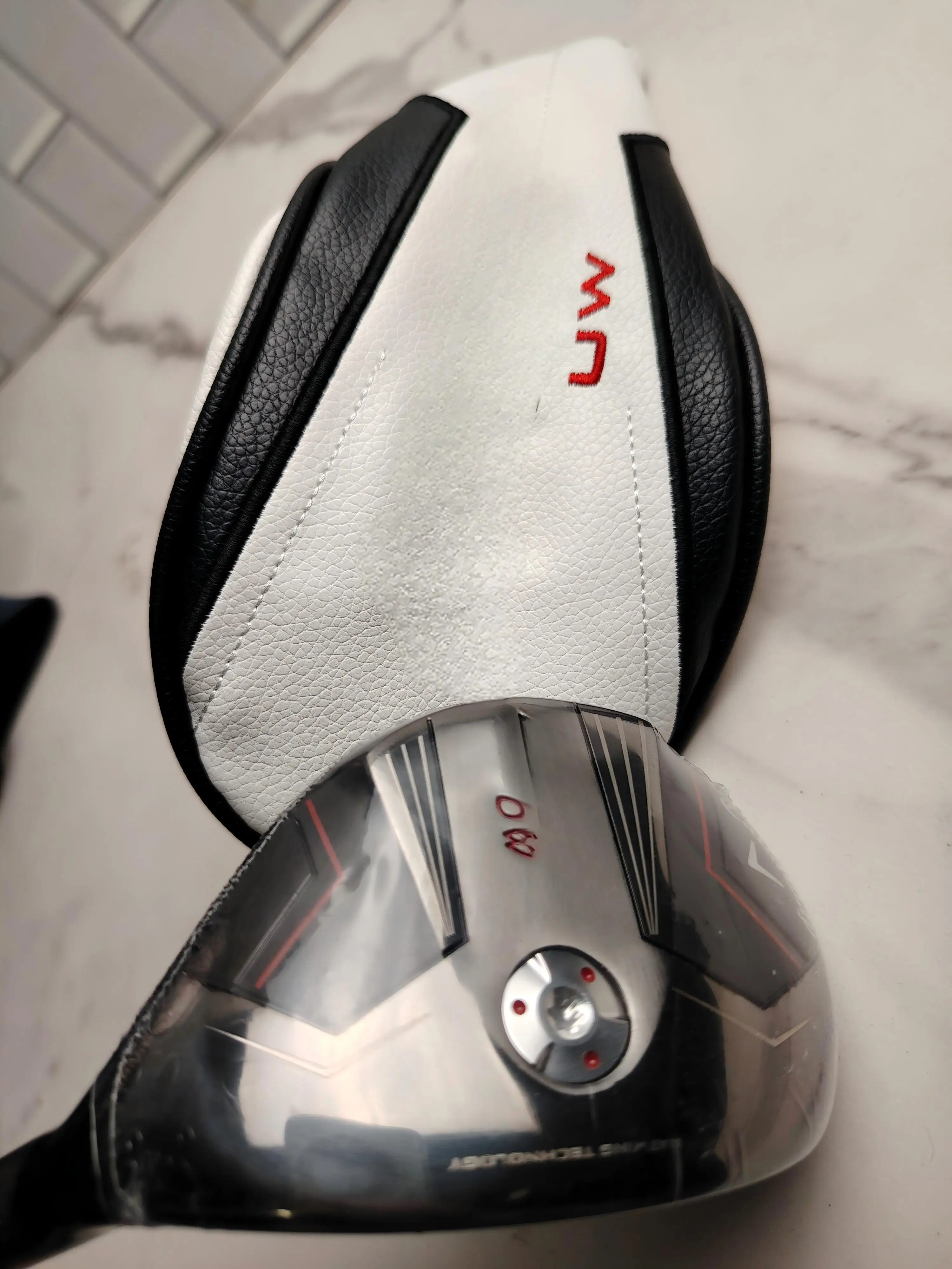 

High-Launch Utility Hybrid for Men, Creates Soaring Shots with Soft Landing, Multi-Purpose Club for Various Lies.