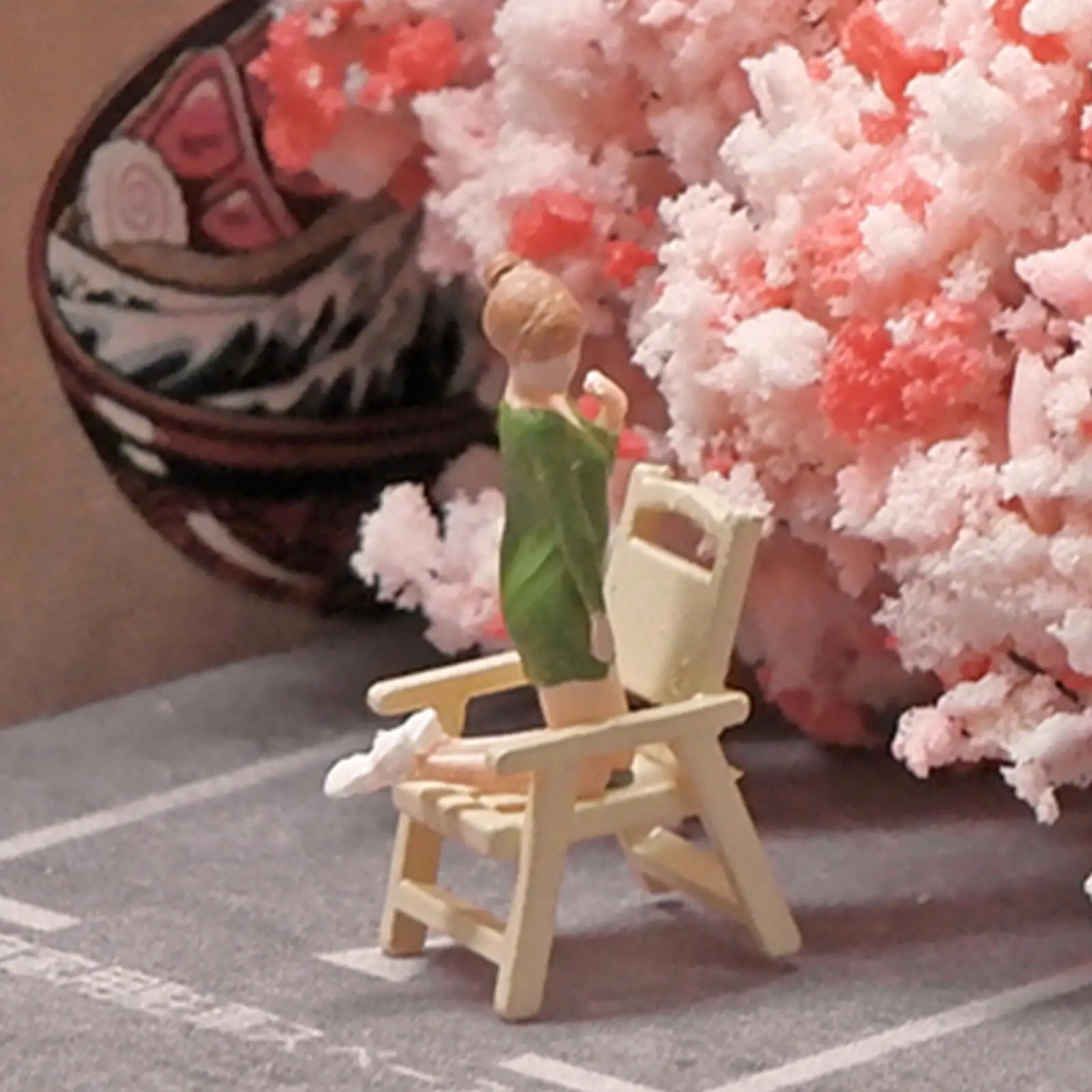 

1/64 Scale People Figures Tiny People Model Girl Figures Miniature People Figurines for Dollhouse