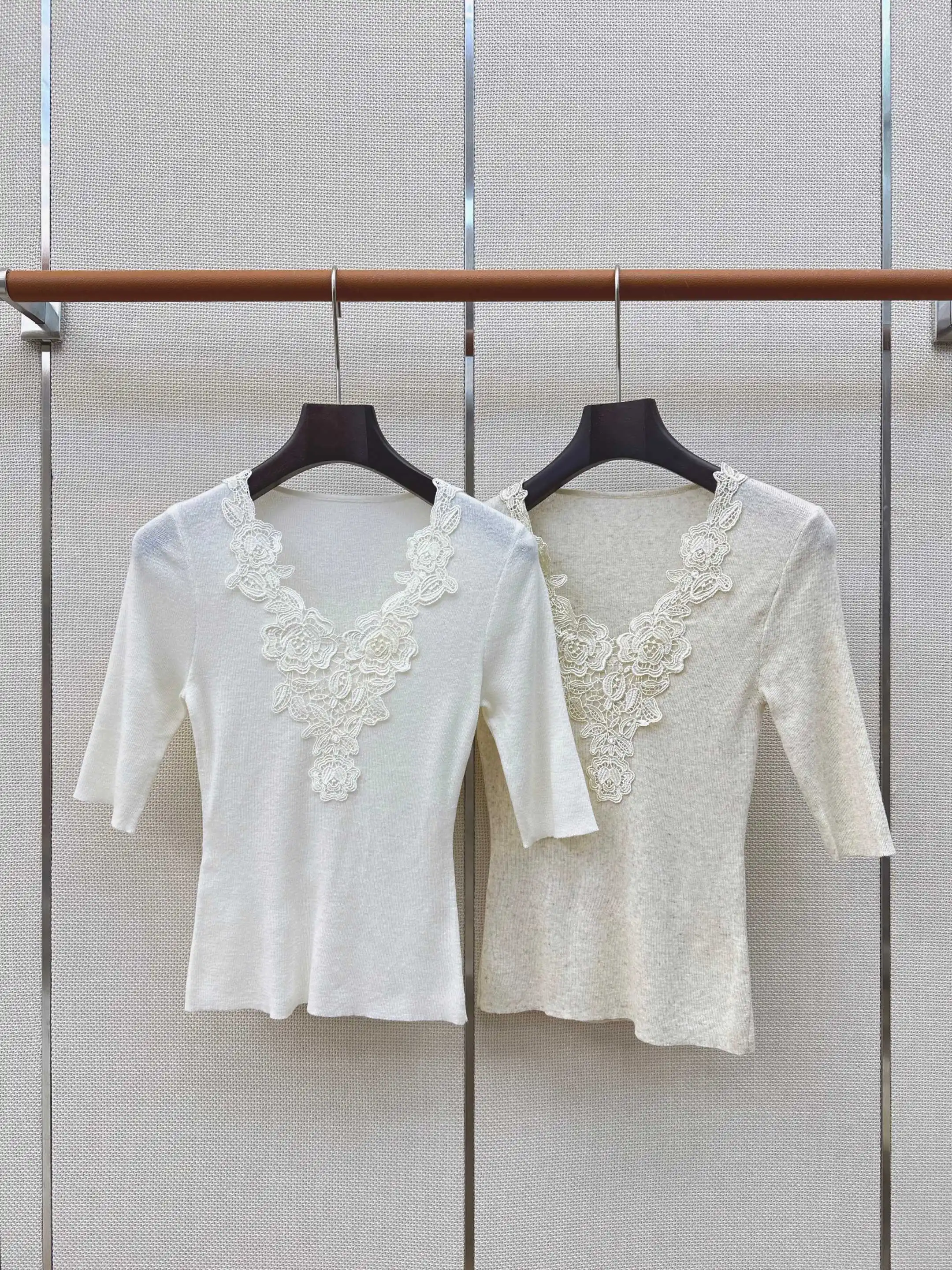 Summer new floral embroidery patchwork lace slim fit knit sweater solid color elegant slim fit casual retro classic women's top