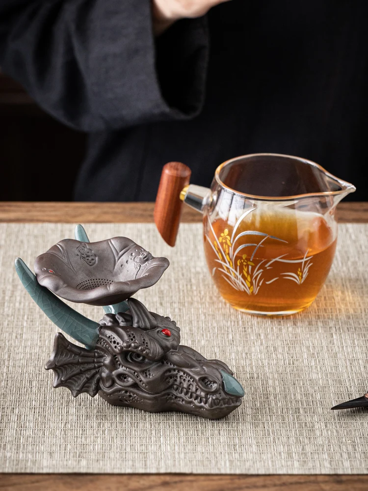 

Tea leakage ornaments creative ceramic tea pet decorative tea filter group Chinese style Kung Fu tea accessories home technology