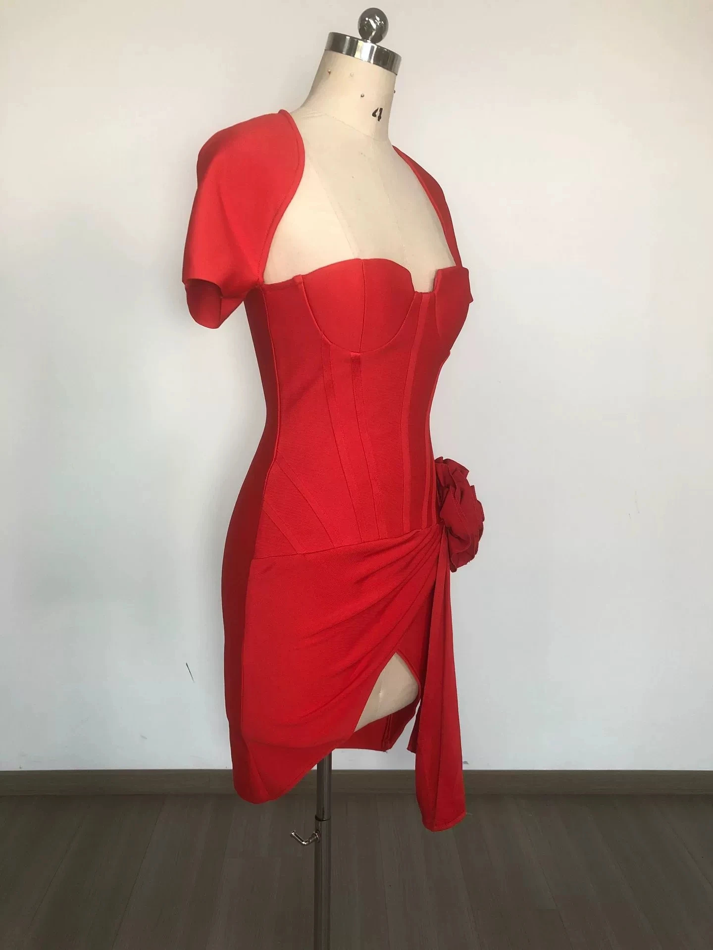 Rode Franse driedimensionale bloemenjurk buitenlandse handel feest hippe rok korte Europese en Amerikaanse jurk-GZXX1420