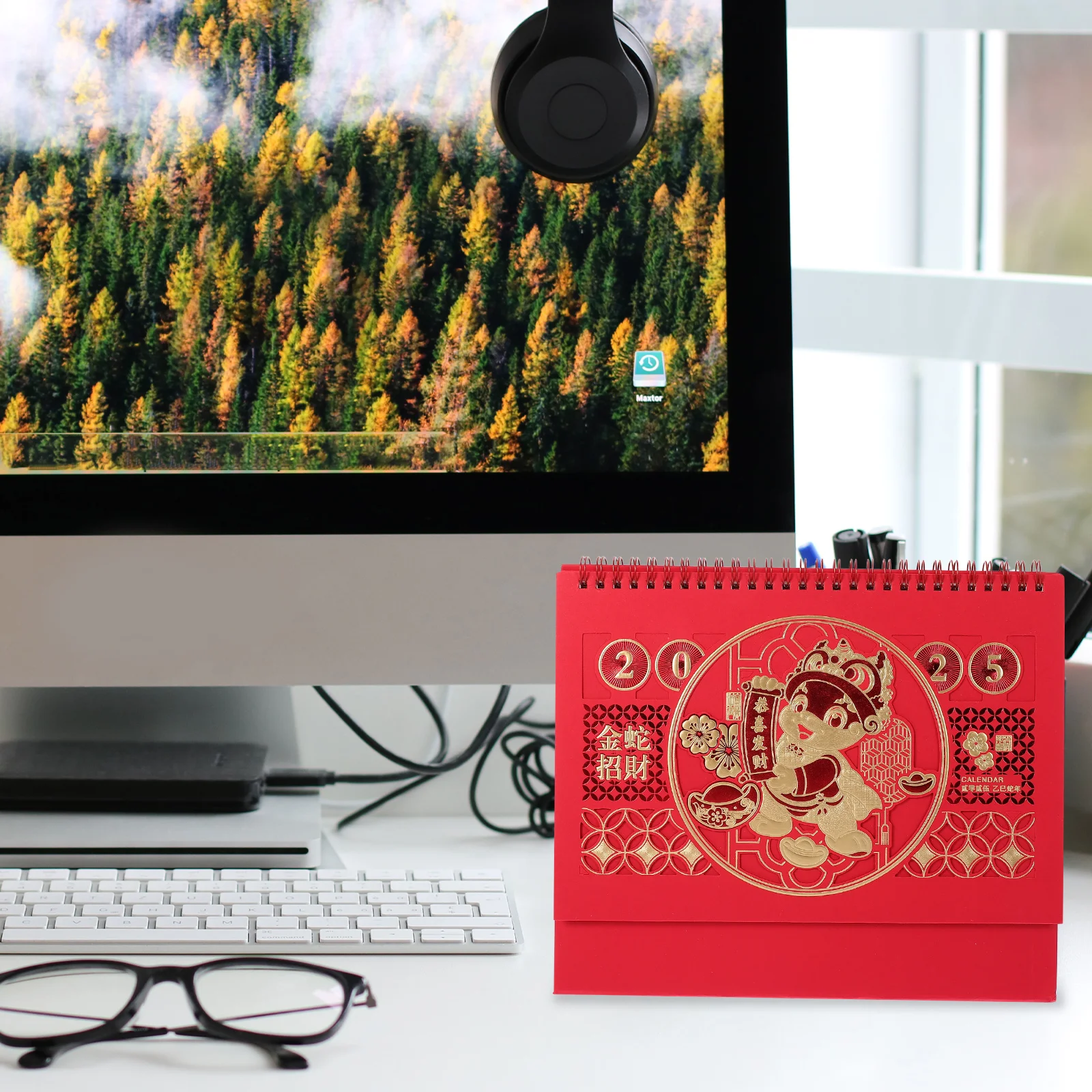 

Hot Stamping Desk Calendar 2025 Small Red Chinese New Year Calendars Annual Chinese Calendar Yearly Planner Schedule Monthly