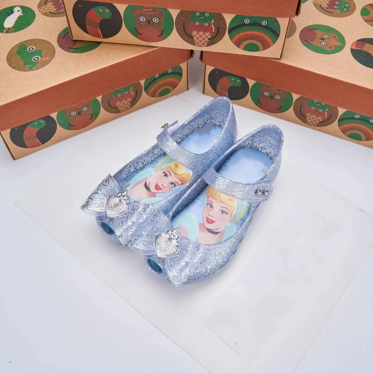 Mini Melissa Girl Jelly Sandals Kids Shining Cartoon Flat Shoes Kids Princess Soft Sole Non-slip Beach Shoes Toddlers Shoes