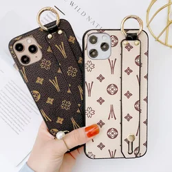 Luxury Wristband Phone Case For iPhone 15 14 13 Pro Max Case 12 11 PRO X XS MAX XR 6S 7 8 Plus SE 2020 5 Girls Fundas Back Cover