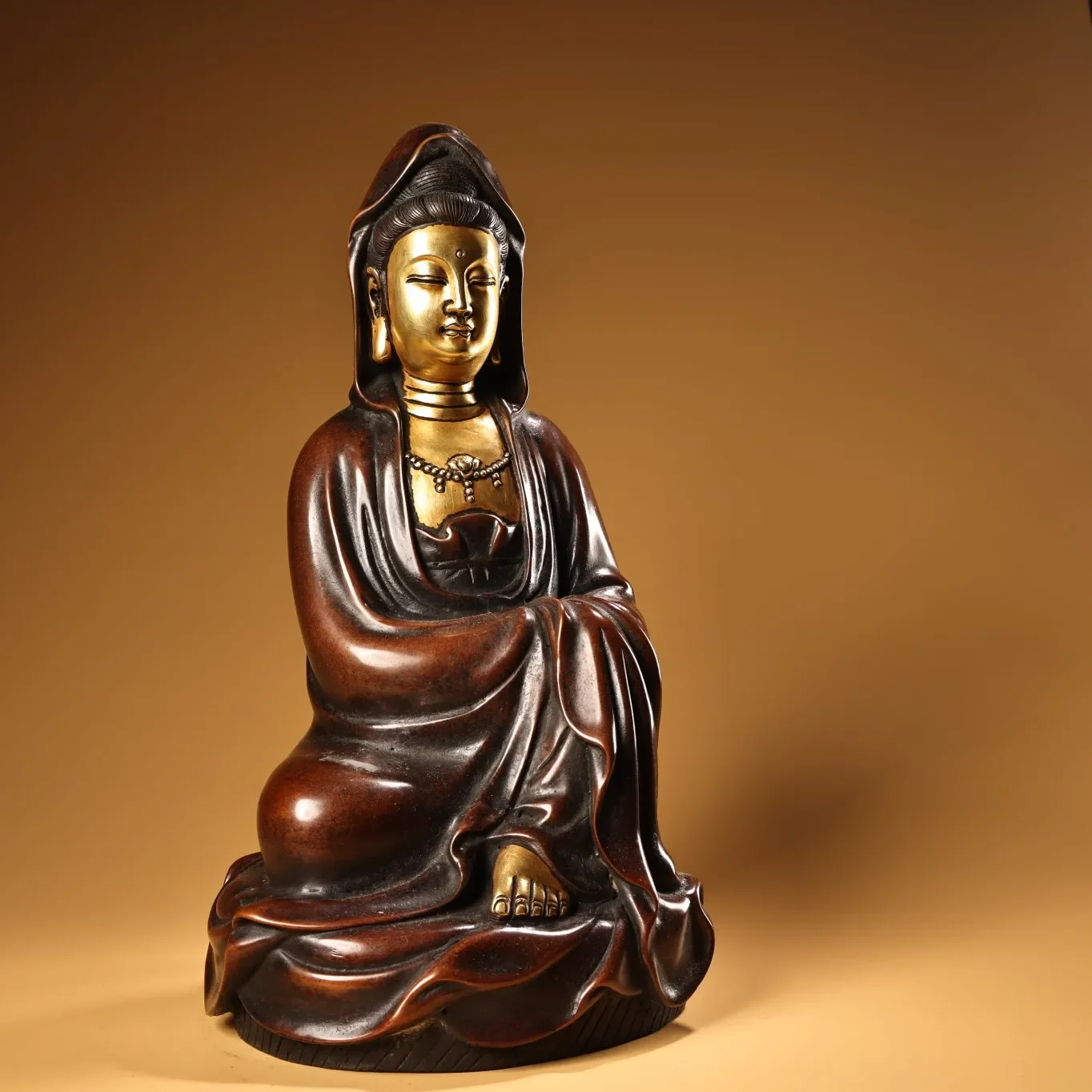 

15"Old Xizang Folk Collection Old Purple Bronze Gilded High Relief Free Avalokitesvara Guanyin Sitting Buddha Worship Hall