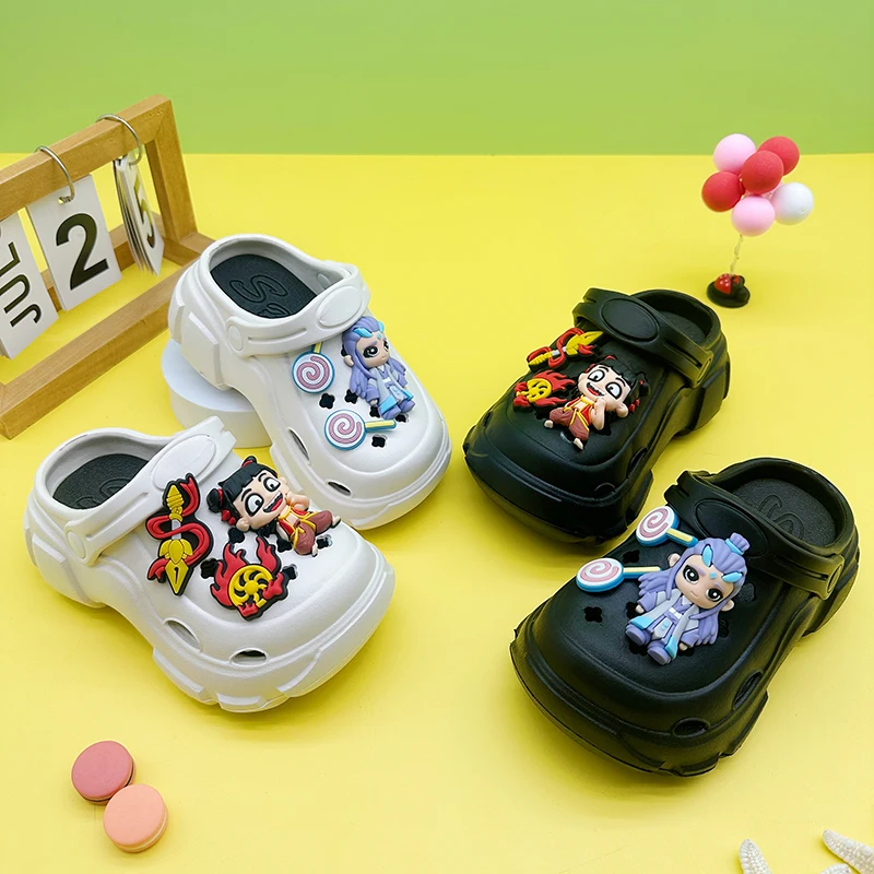 

New Stylish Versatile Cartoon Nezha and Ao Bing Clogs with Soft Soles, Non-Slip Closed-Toe Sandals for Boys and Girls, Model 606