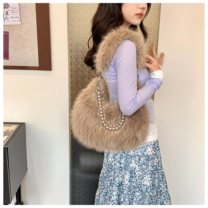 

Plush Bag Soft Large Capacity Commuting Shoulder Bag 2025 New Autumn Winter Versatile Fashion Chain Hairy Armpit Bag 2025