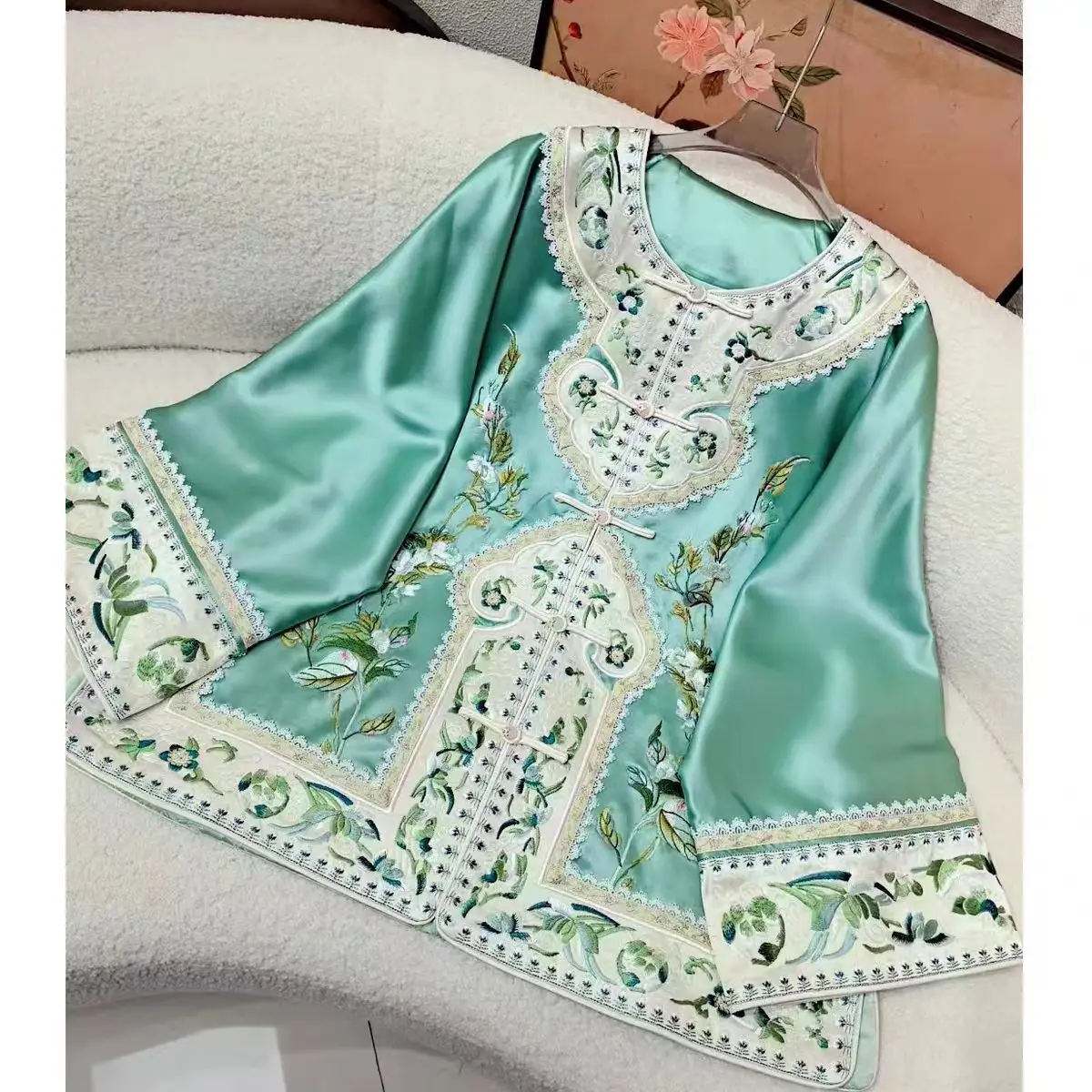 

High-end Autumn Winter Coat New Chinese Style Stand Collar Acetate Women Loose Coat Elegant Embroidery Flowers S-XXL