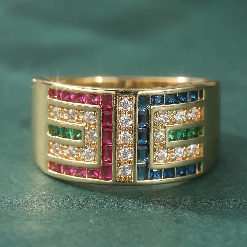 Eleganter, mit mehrfarbigen weißen CZ-Steinen besetzter Damenring, trendige geometrische Form in Goldfarbe, für den täglichen Gebrauch, Partyschmuck, Jubiläumsgeschenk – Detail 2