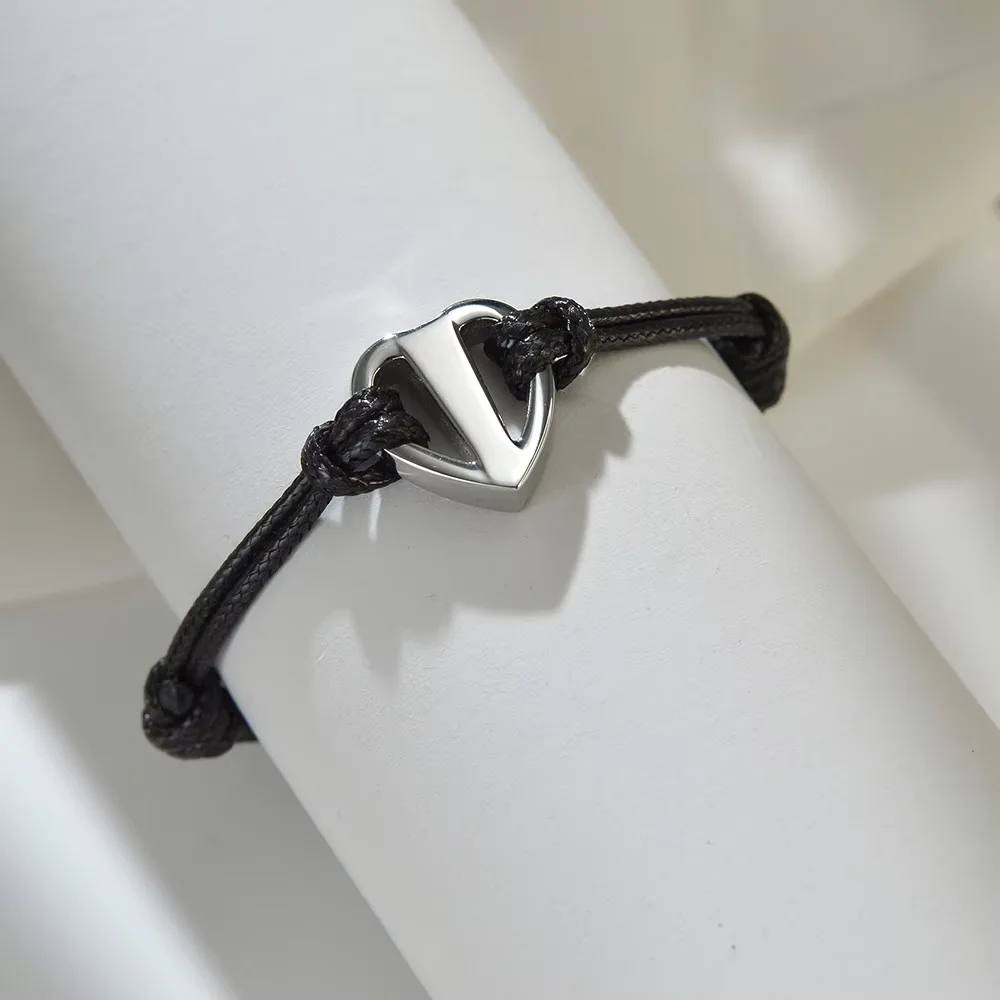 Herzförmige Urne Lederarmband für Asche Edelstahl-Andenkenhalter Verstellbares Asche-Armband für Frauen und Männer – Detail 5
